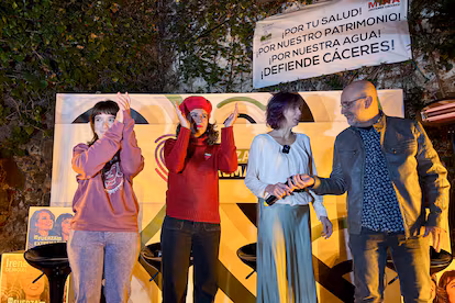 Extremadura se mira al espejo en unas elecciones clave: “Prohibiría que vengan de Madrid” Extremadura se mira al espejo en unas elecciones clave: “Prohibiría que vengan de Madrid”