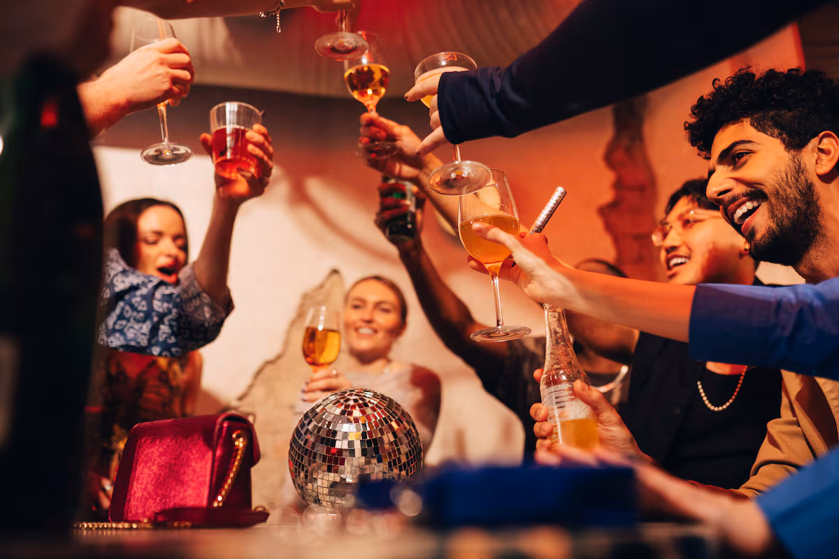 Manual para no ser “la anécdota” de la cena de empresa de Navidad EL PAÍS