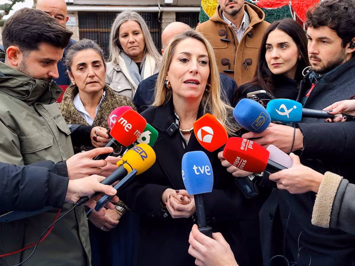María Guardiola alienta la idea del pucherazo en Extremadura tras 48 horas de silencio: “El derecho a votar se ha hurtado” EL PAÍS