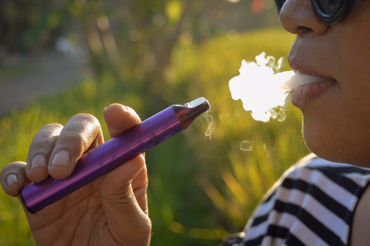México castigará hasta con ocho años de prisión la venta de vapeadores EL PAÍS