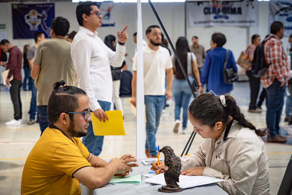 México y las señales de una economía estancada que esquiva por la mínima la recesión EL PAÍS