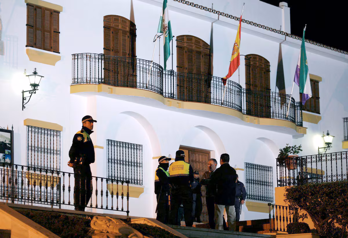 Mueren dos menores en el incendio de una vivienda en Alhaurín el Grande (Málaga) EL PAÍS