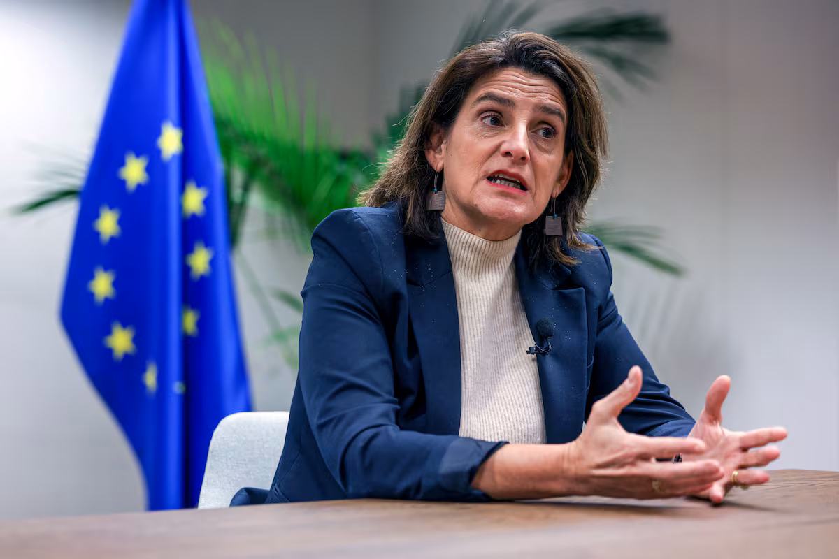 Murtra se reúne con Teresa Ribera en Bruselas para pedir facilidades a las fusiones de ‘telecos’ en Europa EL PAÍS