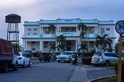 Recluidos en un hospital de Cuba: cuando la luz es una cuestión de vida o muerte Recluidos en un hospital de Cuba: cuando la luz es una cuestión de vida o muerte