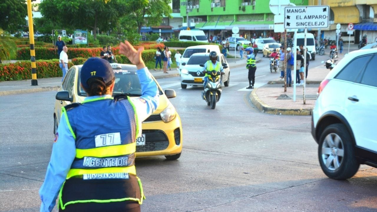 Nueve de cada diez colombianos respaldan estándares para vehículos más eficientes y menos contaminantes Nueve de cada diez colombianos respaldan estándares para vehículos más eficientes y menos contaminantes