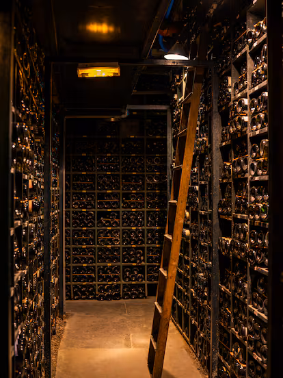 Víctor González, el nieto de exiliados republicanos que dirige la bodega más codiciada de Francia Víctor González, el nieto de exiliados republicanos que dirige la bodega más codiciada de Francia