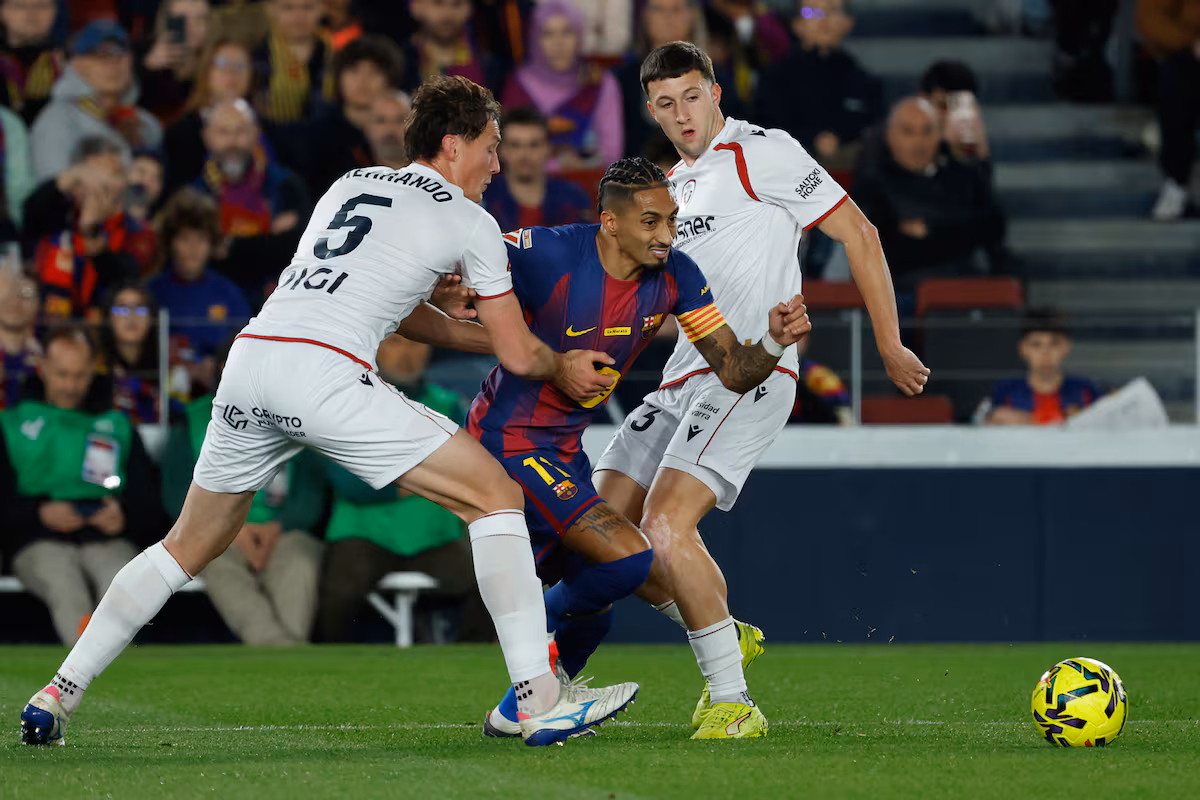 Pedri dirige y Raphinha ejecuta en el Barça de Flick EL PAÍS