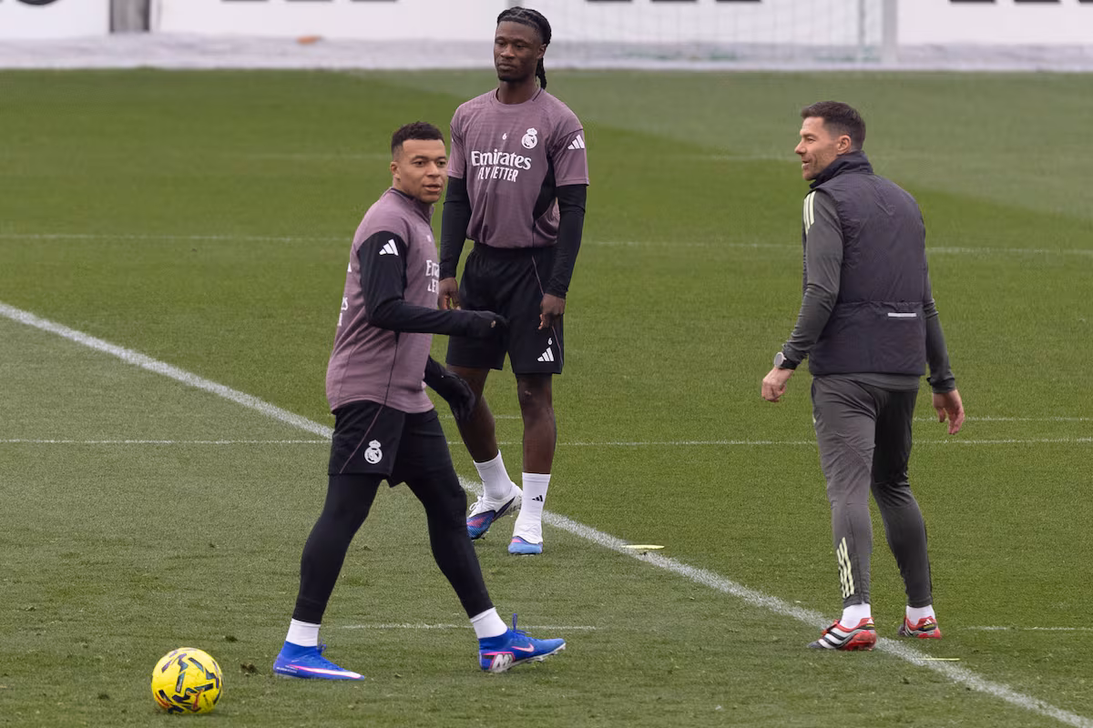 Real Madrid - Sevilla en directo | Los de Alonso, ante el último examen del año contra el Sevilla Real Madrid - Sevilla en directo | Los de Alonso, ante el último examen del año contra el Sevilla