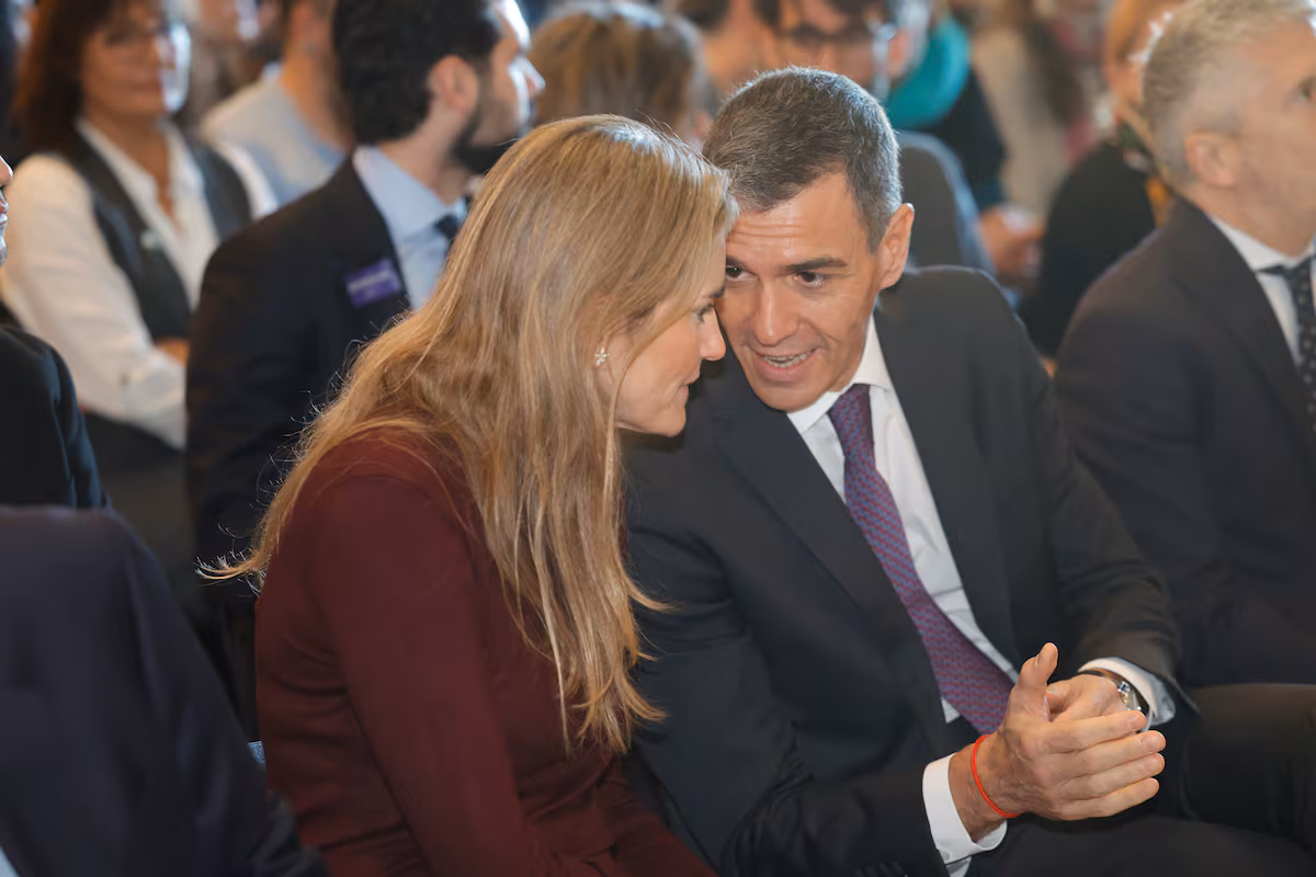 Sánchez critica el “error histórico de Europa” con los coches de combustión EL PAÍS