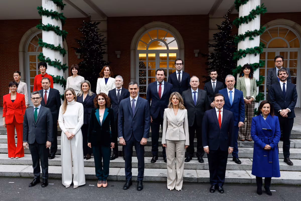 Sánchez pide a los ministros medidas sociales que no dependan del Congreso para recuperar el pulso Sánchez pide a los ministros medidas sociales que no dependan del Congreso para recuperar el pulso