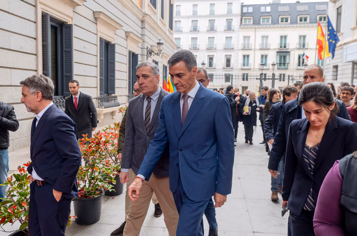 Sánchez reintenta insuflar vida a la legislatura EL PAÍS