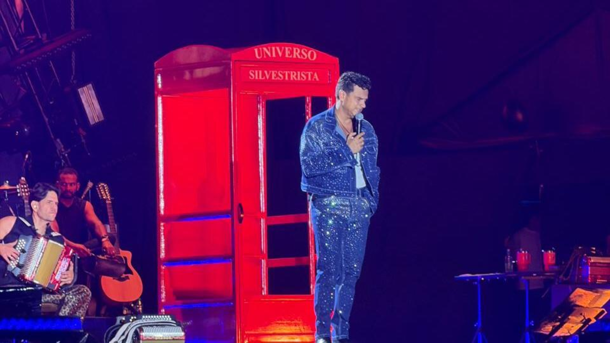 Silvestre Dangond suspende su concierto tras dos horas de presentación en la Feria de Cali: ‘No me siento bien, no puedo seguir’ Silvestre Dangond suspende su concierto tras dos horas de presentación en la Feria de Cali: ‘No me siento bien, no puedo seguir’