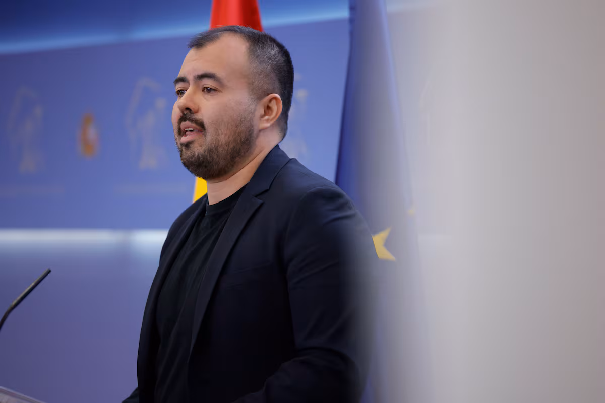 Sumar pide la comparecencia de Vox y Revuelta en la comisión de la dana tras las denuncias de desvío de donaciones EL PAÍS