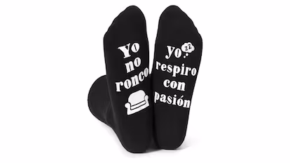 11 calcetines divertidos para los que dejan el regalo de Reyes para última hora calcetines divertidos