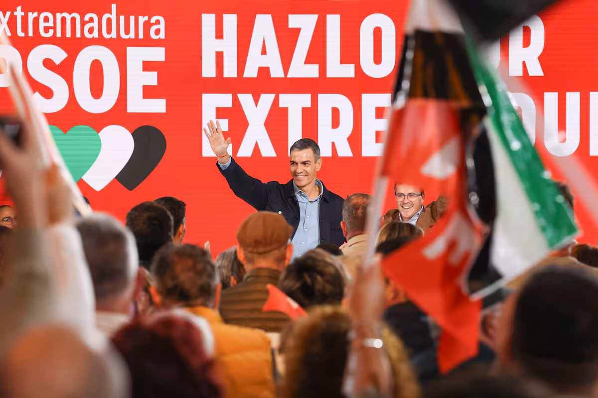 Última hora de la actualidad política, en directo | Pedro Sánchez participa esta tarde en un mitin en Plasencia ante el arranque de la campaña extremeña EL PAÍS
