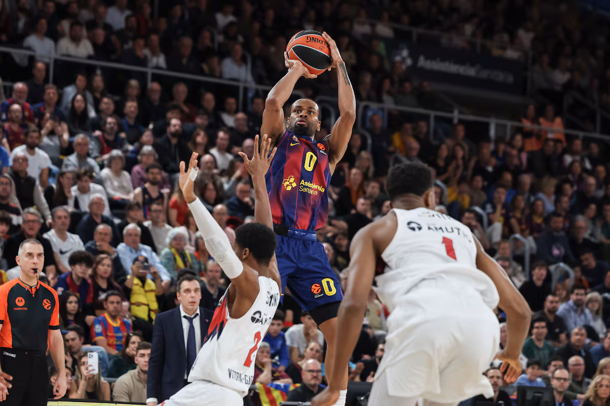 Un Barcelona de récord y líder gana al Baskonia un partido para la historia: 134-124 EL PAÍS