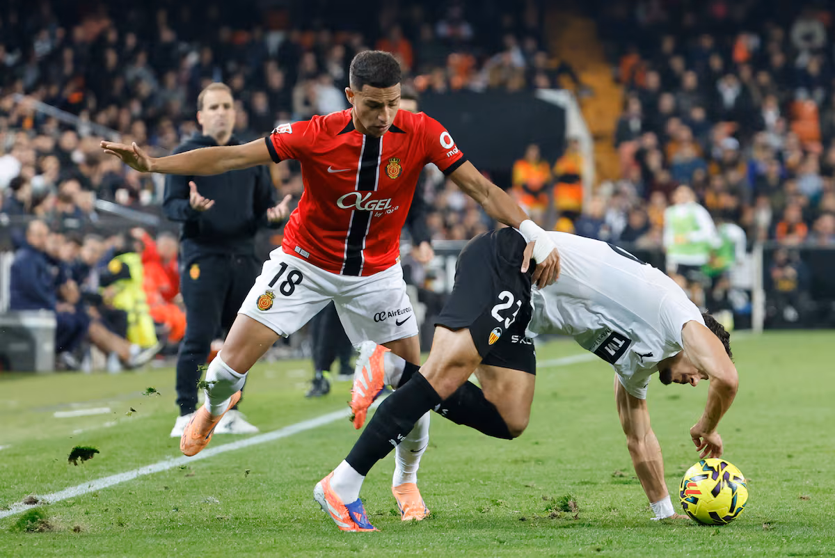 Un Valencia mejorado no sabe rematar los partidos Valencia