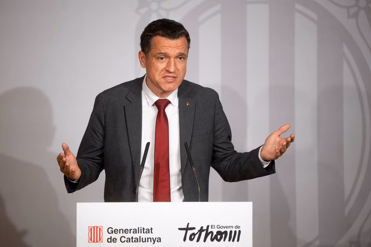 Un brote de gripe aviar en una granja de Lleida provoca la alerta sanitaria en Cataluña EL PAÍS