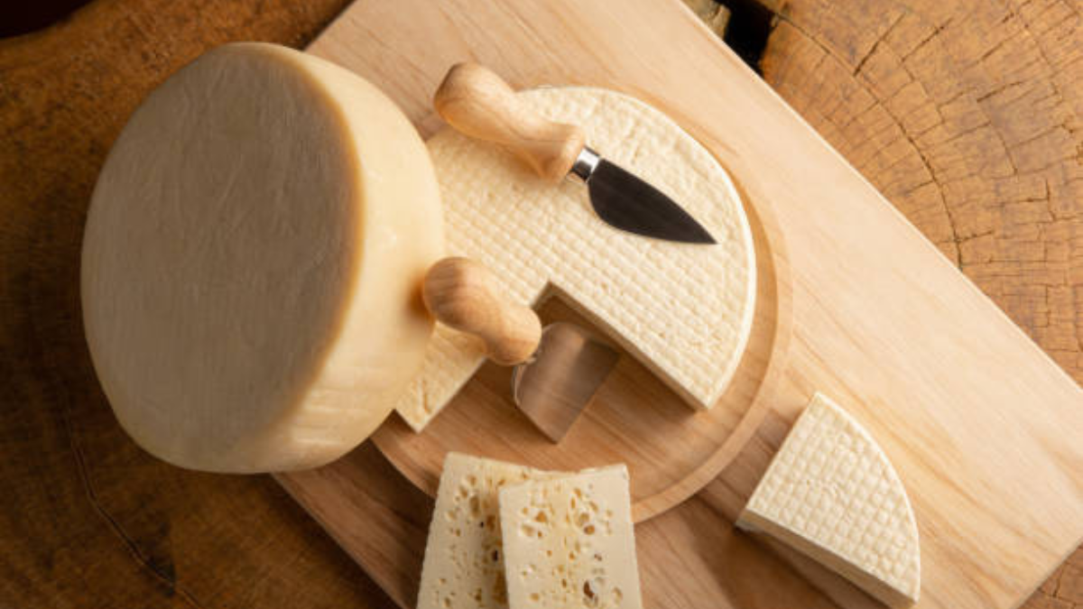 Un estudio sugiere que el consumo de quesos y cremas altos en grasa se asocia con menor riesgo de demencia a largo plazo Un estudio sugiere que el consumo de quesos y cremas altos en grasa se asocia con menor riesgo de demencia a largo plazo