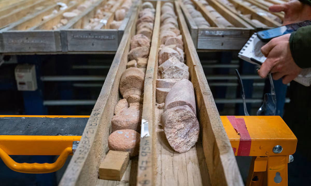 Un problema más de la energía nuclear: los precios del uranio se disparan EL PAÍS