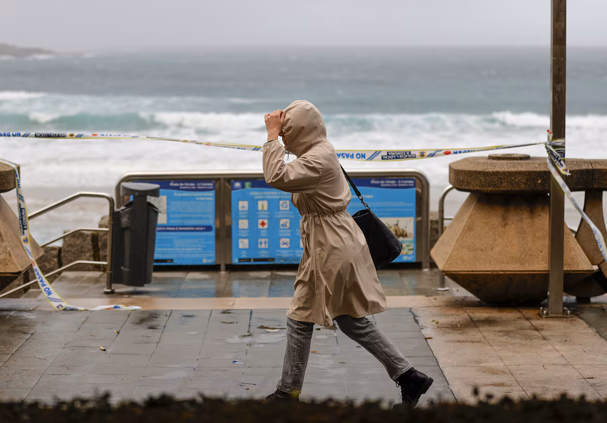 Un temporal costero activa avisos naranjas en A Coruña, Lugo, Asturias, Cantabria y el País Vasco EL PAÍS
