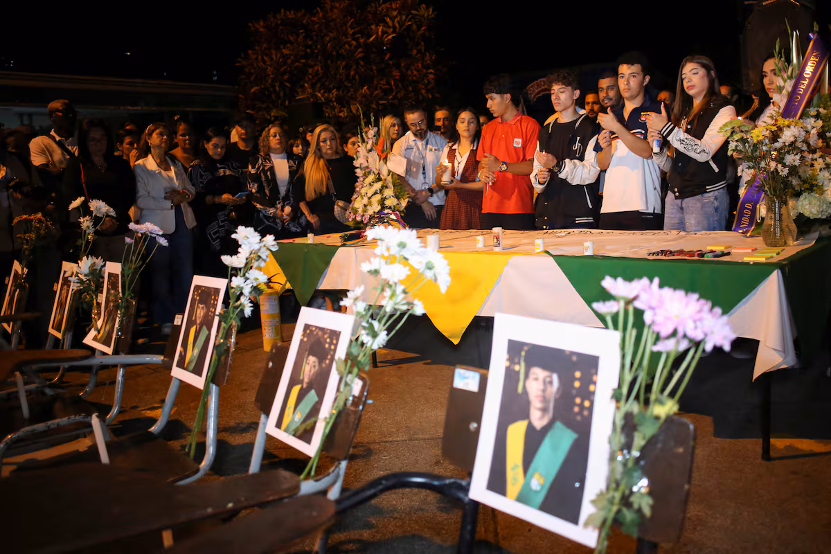 Un viaje de grado termina en tragedia en Antioquia: al menos 17 muertos tras la caída de un autobús por un precipicio EL PAÍS