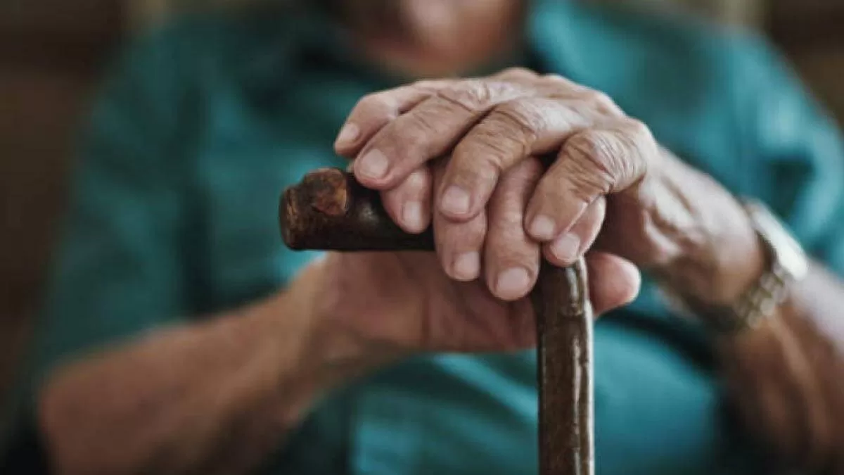 Más de un tercio de las personas mayores de 100 años en Colombia conserva su capacidad cognitiva y funcional, según estudio Una charla incómoda con las personas mayores
