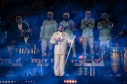 Hay una isla que Benito hizo volar a México Hay una isla que Benito hizo volar a México