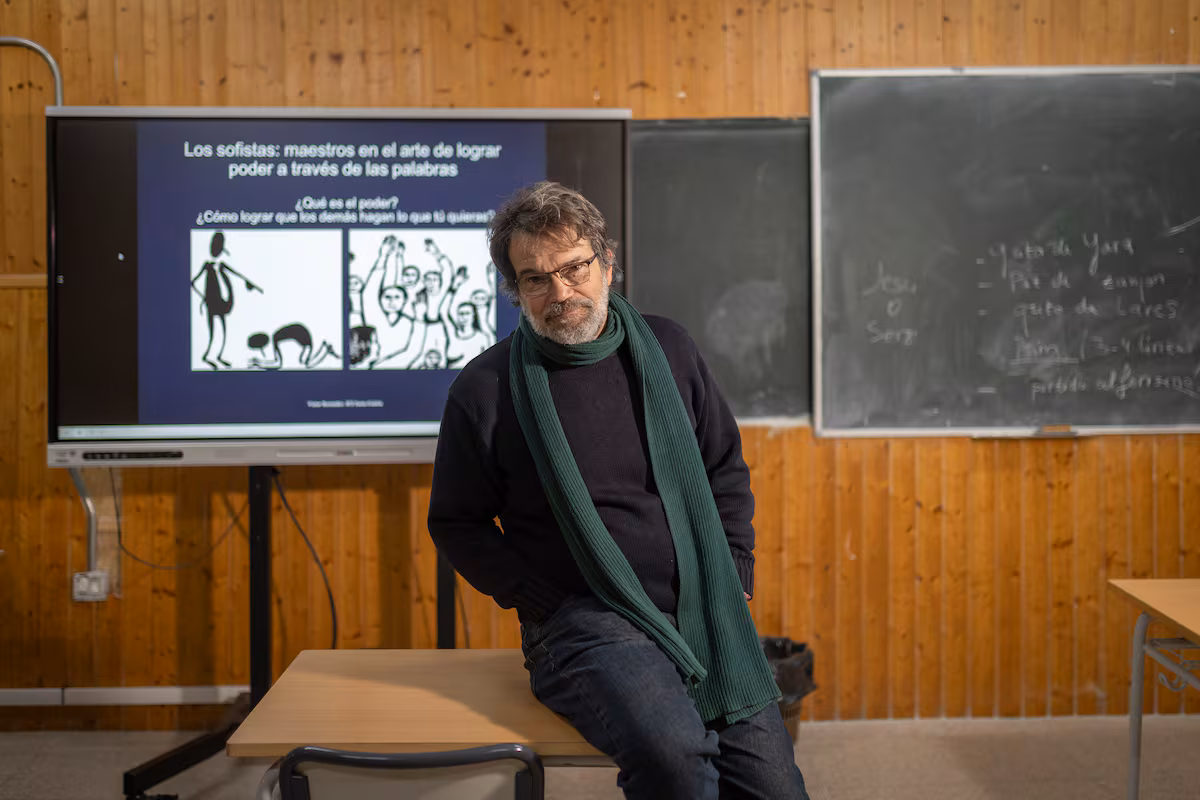 Víctor Bermúdez, profesor de Filosofía: “Hemos perdido el control del proceso educativo, lo que damos en clase es en gran medida un simulacro” EL PAÍS