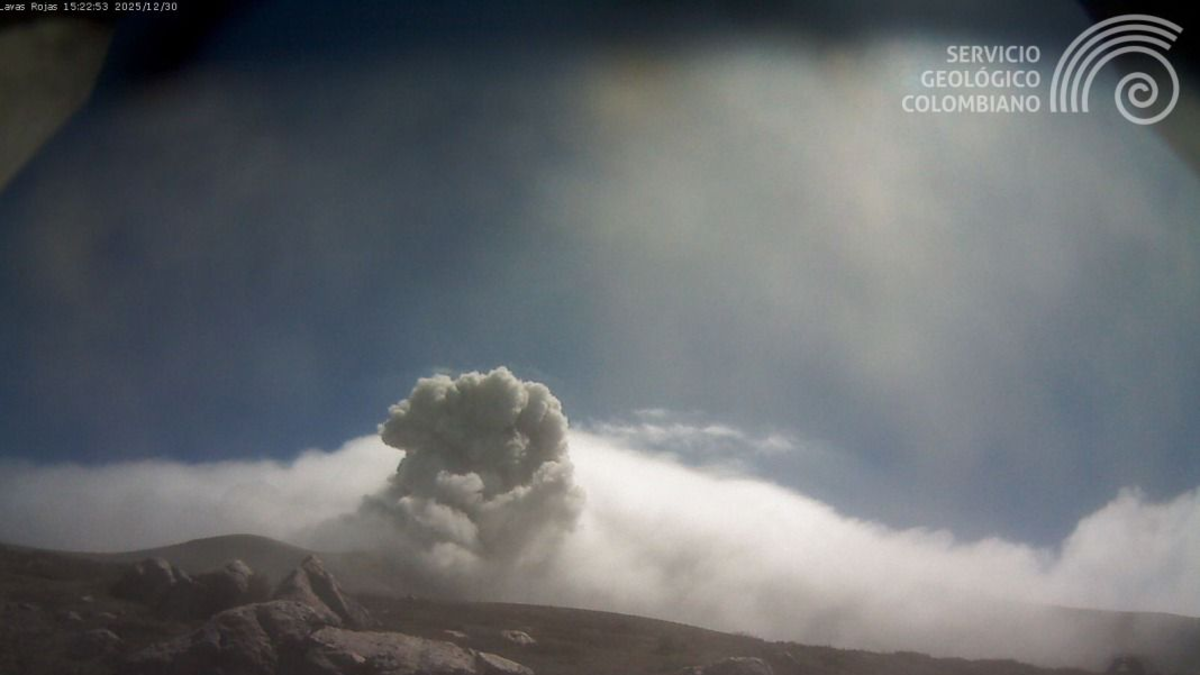 Volcán Puracé registra emisiones de ceniza de hasta 500 metros y se mantiene en alerta Naranja Volcán Puracé registra emisiones de ceniza de hasta 500 metros y se mantiene en alerta Naranja