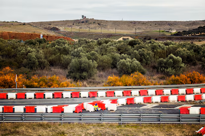 Extremadura se mira al espejo en unas elecciones clave: “Prohibiría que vengan de Madrid” Extremadura se mira al espejo en unas elecciones clave: “Prohibiría que vengan de Madrid”