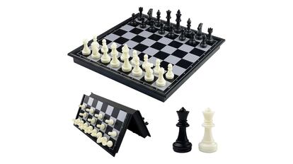 20 regalos de amigo invisible por menos de 10 euros con los que acertar con poco presupuesto ¿Buscas regalos de amigo invisible por 10 euros? Aquí tienes 20 ideas perfectas.