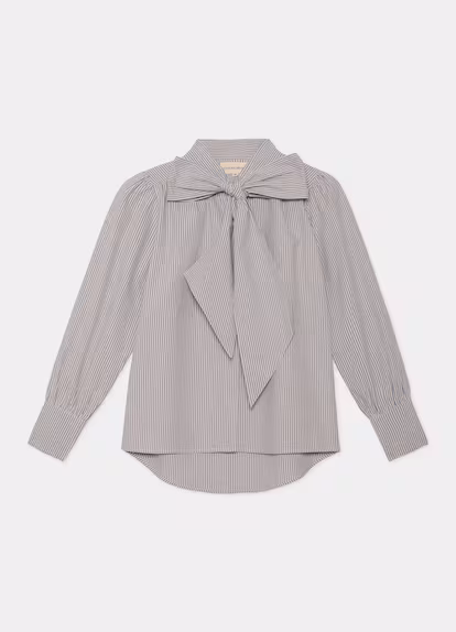 El furor y la nostalgia por la camisa ‘sharf’: claves para llevarla con estilo en 2026 El furor y la nostalgia por la camisa ‘sharf’: claves para llevarla con estilo en 2026