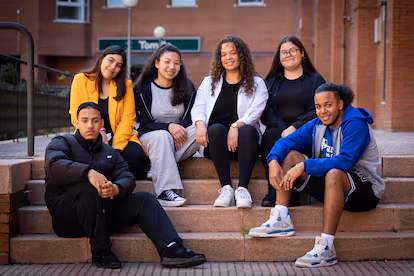 Un modelo que retiene a los jóvenes en el sistema educativo (y les motiva) Un modelo que retiene a los jóvenes en el sistema educativo (y les motiva)
