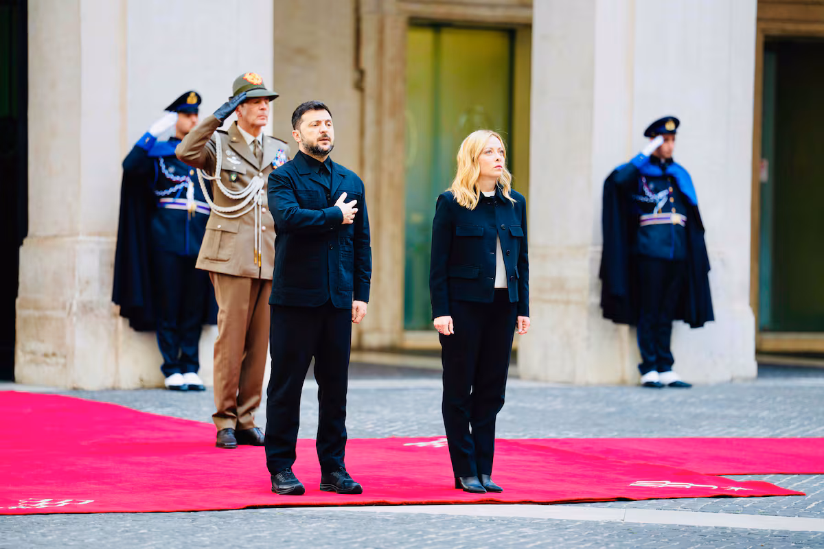 Zelenski está dispuesto a organizar elecciones en plena guerra si EE UU y la Unión Europea garantizan la seguridad EL PAÍS