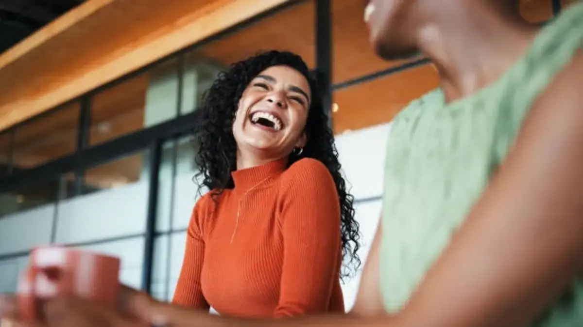 ¿Por qué una sonrisa puede hacer que confiemos más en alguien? Esto dice la ciencia ¿Por qué una sonrisa puede hacer que confiemos más en alguien? Esto dice la ciencia