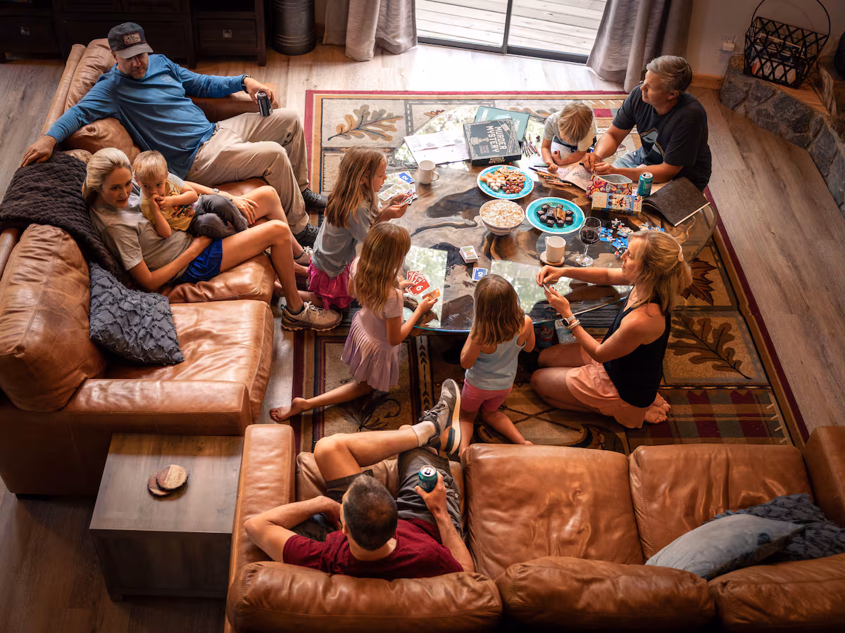 ‘La vuelta al mundo en ochenta juegos’, un ensayo para entender al ‘Homo ludens’ EL PAÍS