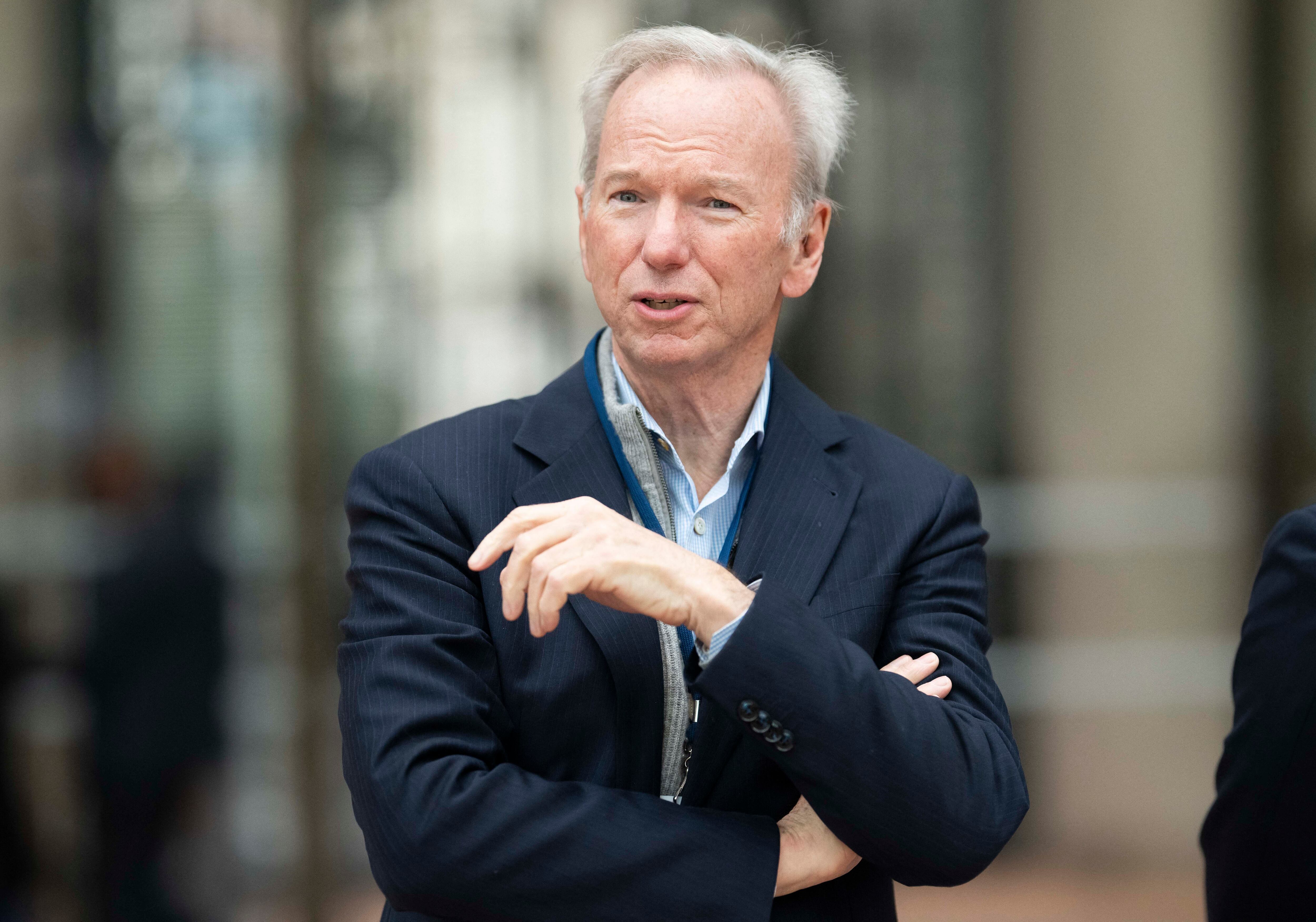 Eric Schmidt: “Europa no tiene una estrategia de IA. Si no invierte mucho, acabará usando modelos chinos” Eric Schmidt: “Europa no tiene una estrategia de IA. Si no invierte mucho, acabará usando modelos chinos”