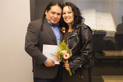 Funcionarias, migrantes, empresarios y periodistas: vidas truncadas por el primer año de Trump Couples in the Trump era