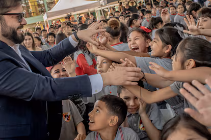 Boric, el momento de la reflexión: “La izquierda que solo culpa al adversario está condenada a diluirse” Boric, el momento de la reflexión: “La izquierda que solo culpa al adversario está condenada a diluirse”