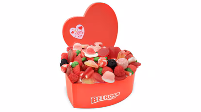 Qué regalar a una mujer en San Valentín: 20 ideas que conquistarán su corazón 20 ideas para regalar en San Valentín a una mujer.