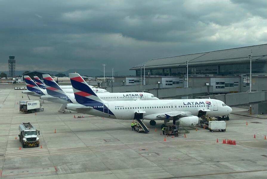 Avianca cancela vuelos a Aruba, Curazao y Puerto Rico por restricciones en el espacio aéreo venezolano: estas son las opciones para viajeros En su retorno a la operación local, la aerolínea Latam Airlines activó 8 rutas.
