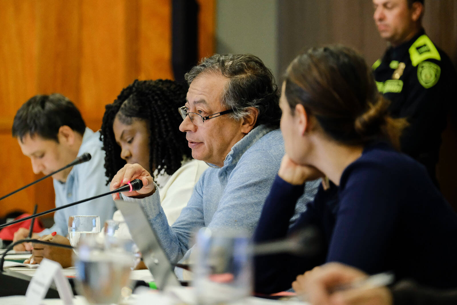 Niños en desnutrición y adultos mayores en riesgo evidencian las brechas de salud en Isla Fuerte El presidente Gustavo Petro