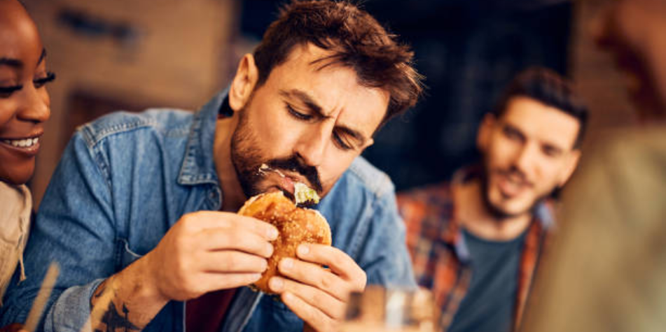 El 2025, el año más caluroso y soleado en el Reino Unido Comer en exceso puede provocar problemas de salud a futuro.