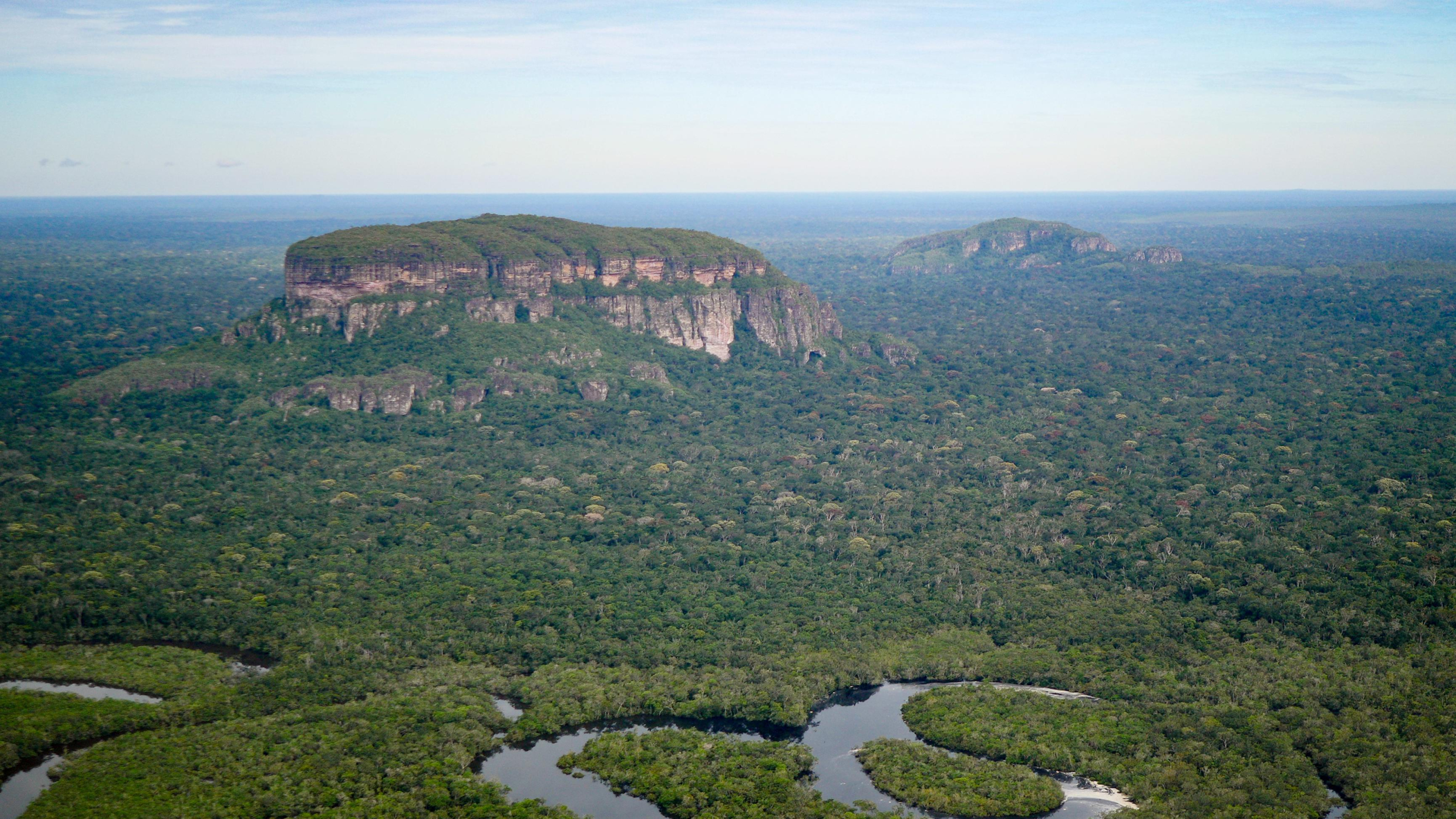 Parques Nacionales y la UNGRD refuerzan el monitoreo climático y la investigación en Chiribiquete ante impactos del cambio climático El Parque Nacional Natural Serranía de Chiribiquete es el área protegida más grande de la Amazonia continental.