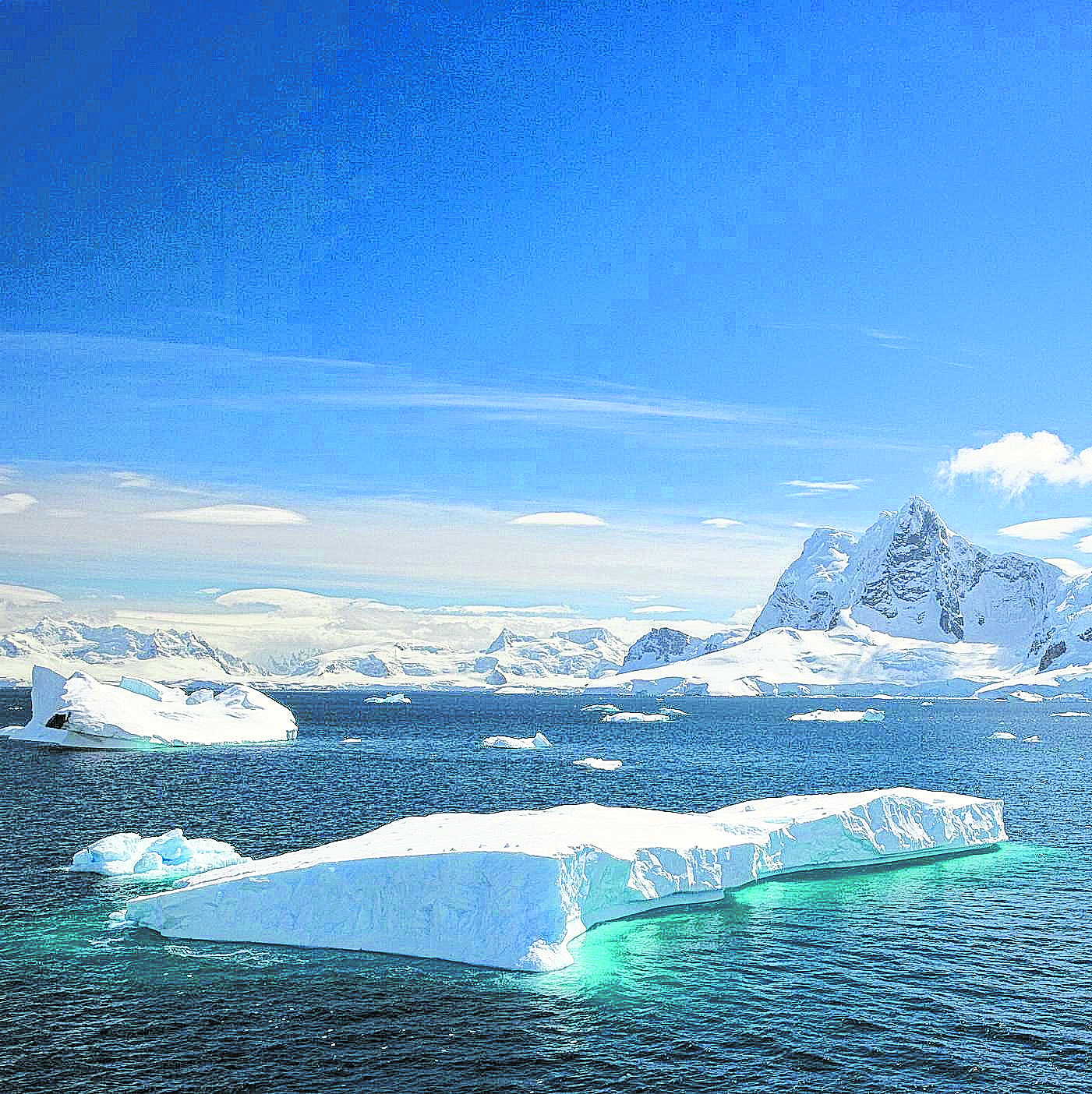 El polo norte se desplazó y cambia campo magnético mundial: ¿qué efectos tiene esto? Menos del 1% del continente está libre de hielo, presenta las condiciones climáticas más frías, secas y ventosas del planeta