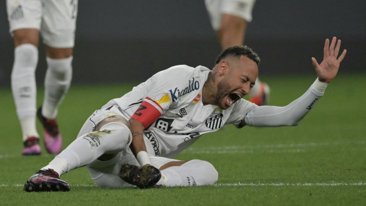 Neymar estuvo a punto de retirarse del fútbol tras una lesión: su padre contó el drama del jugador Neymar estuvo a punto de retirarse del fútbol tras una lesión: su padre contó el drama del jugador