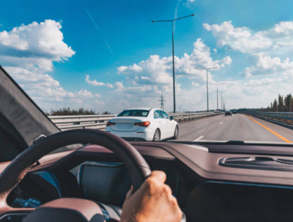 El hábito al estacionar el auto que no se recomienda y puede aumentar el riesgo de daños manejar