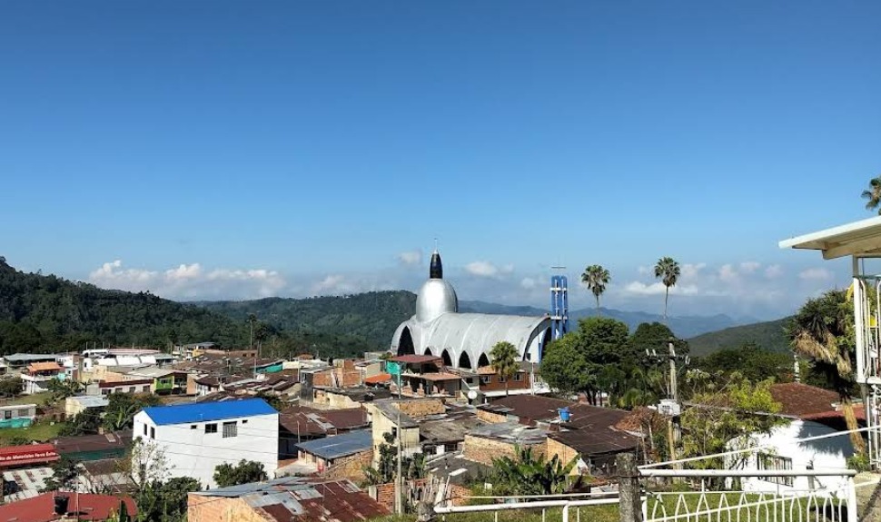 Esto se sabe de la investigación que se adelanta en contra del cantante Julio Iglesias por presuntas denuncias de 'acoso y agresión sexual en 2021' Supatá, Santander.