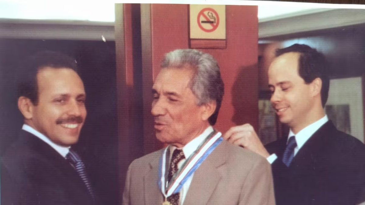 Fallece Luis Eduardo López, conocido como Luisé, ícono del periodismo gráfico colombiano, a los 97 años Fallece Luis Eduardo López, conocido como Luisé, ícono del periodismo gráfico colombiano, a los 97 años